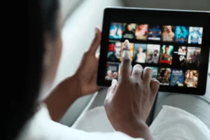 woman seeing netflix and mobile app advertising