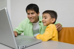 dad and son seeing Spanish programmatic ads