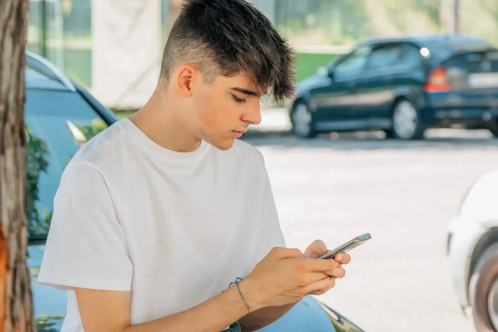 man seeing Spanish programmatic ads