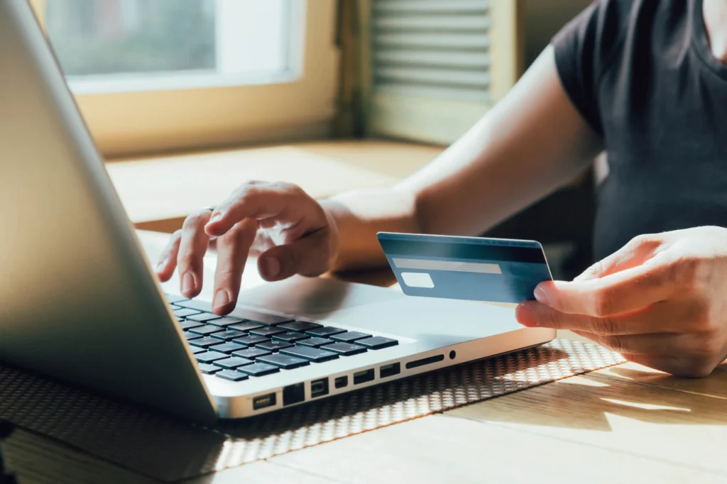 online shopping thanks to ai programmatic advertising